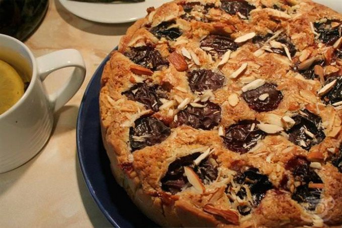 Як приготувати пиріг зі сливами – 23 смачні рецепти