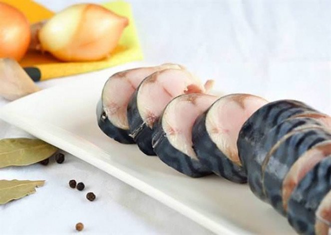 Як солити скумбрію: 5 основних рецептів