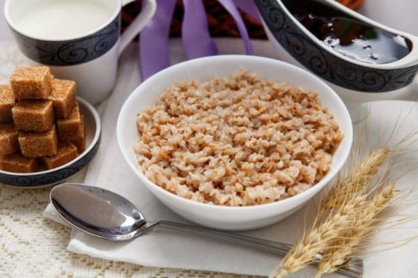 Як варити гречку на воді в каструлі?