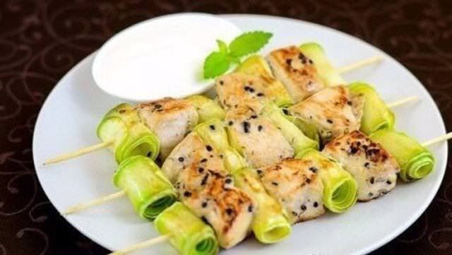 Як замаринувати курку для шашлику — найпростіші способи