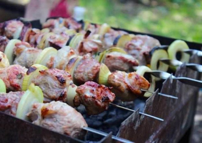 Як замаринувати мясо для шашлику — 12 кращих рецептів