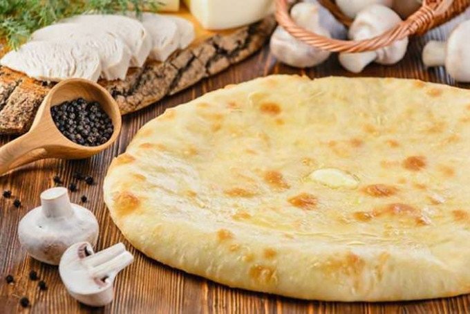 Як замісити тісто для осетинських пирогів з начинкою?