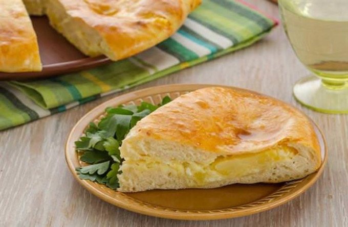 Як замісити тісто для осетинських пирогів з начинкою?