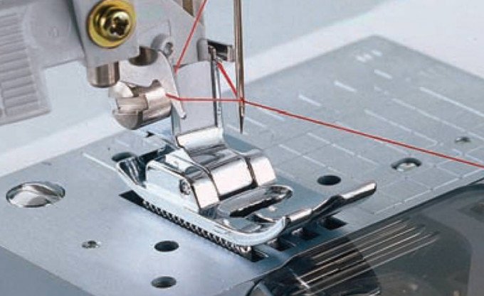 Як заправити швейну машинку перед роботою