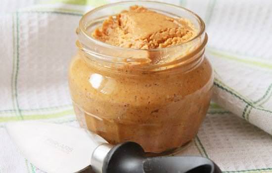 Як зробити арахісову пасту в домашніх умовах: 7 рецептів