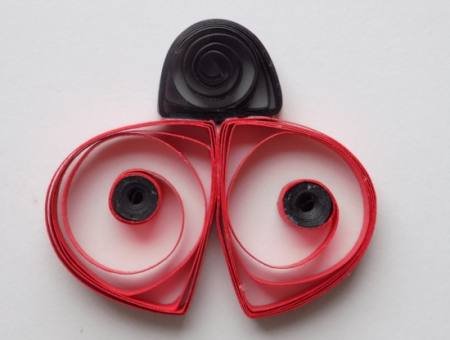 Як зробити божу корівку з паперових смужок: просто, доступно, з детальними фото