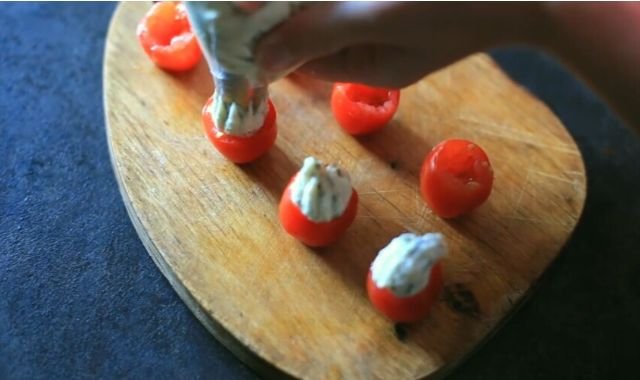 Закуски на день рождения: 11 простых и вкусных рецептов