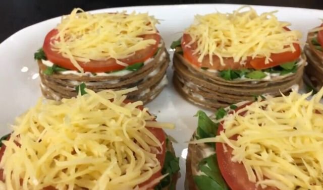 Закуски на день рождения: 11 простых и вкусных рецептов