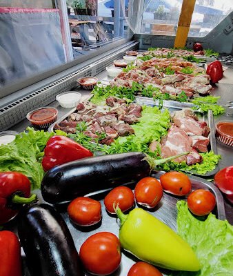 Заклад швидкого харчування в Одесі: шаурма чи шашлик?