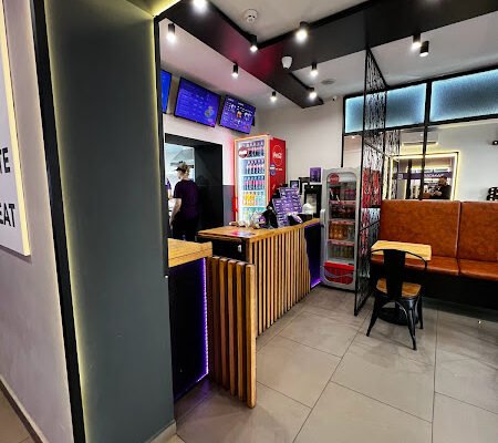 Заклад швидкого харчування Royal Kebab у Львові