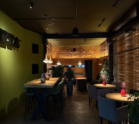 Ресторан італійської кухні Pizza Plus Storia Івано-Франківськ