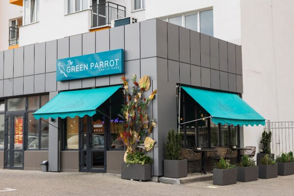 Сімейний ресторан The Green Parrot у Вінниці