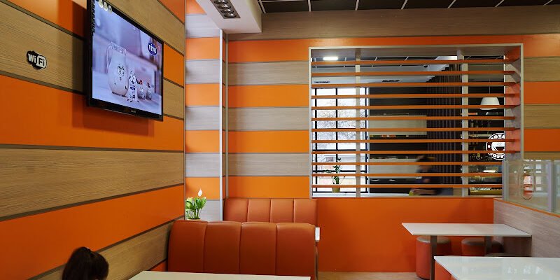 Заклад швидкого харчування Royal Hamburger у Франківську