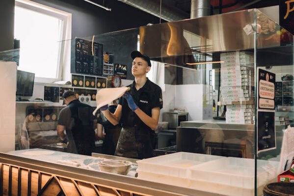 Доставка піци та суші у Вінниці до 29 хвилин