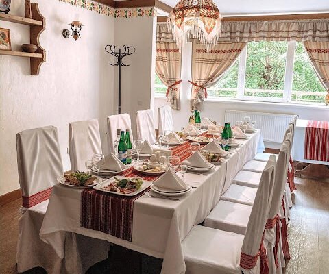 Ресторан української кухні Хата Багата Івано-Франківськ