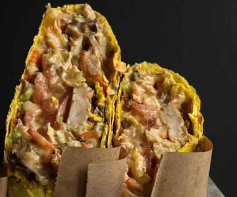 Смачна шаурма в кафе Shaurmax, Івано-Франківськ