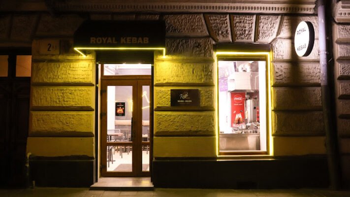 Заклад швидкого харчування “Роял Кебаб” у Львові