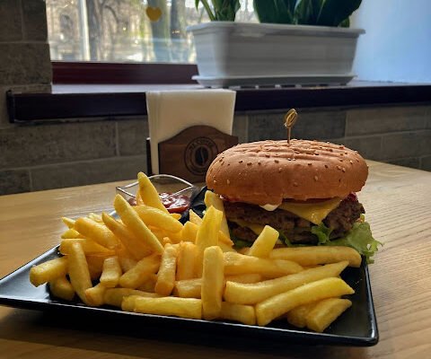 Заклад швидкого харчування в Дніпрі: My Coffee Burger