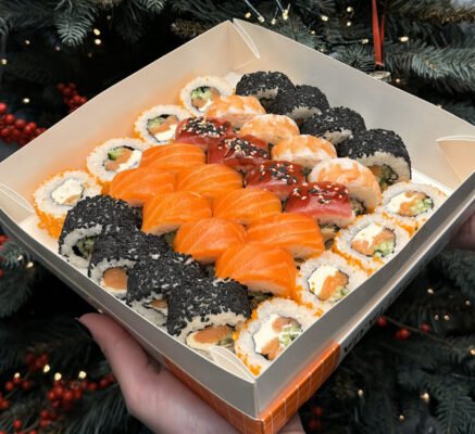 Доставка їжі Київ: SUSHITTA суші (Дашкевича, Воскресенка)