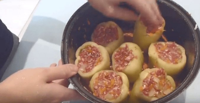 фаршированные перцы в скороварке: рецепт с мясом и рисом в мультиварке редморд с фото
