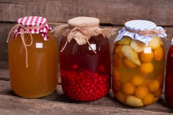 Як варити компот з яблук: простий рецепт для смачного напою