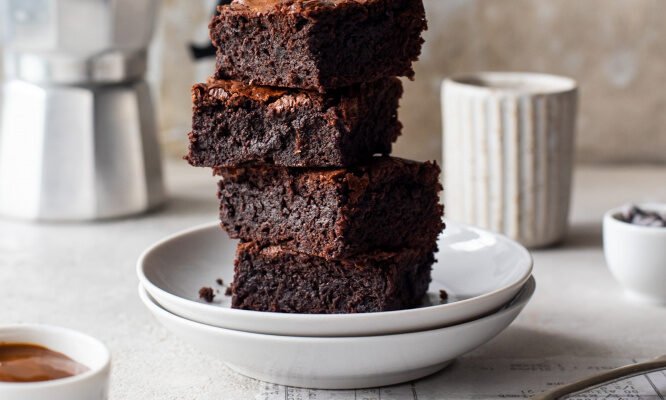 Простий рецепт брауні: покрокове приготування шоколадного десерту Простий рецепт брауні: покрокове приготування шоколадного десерту