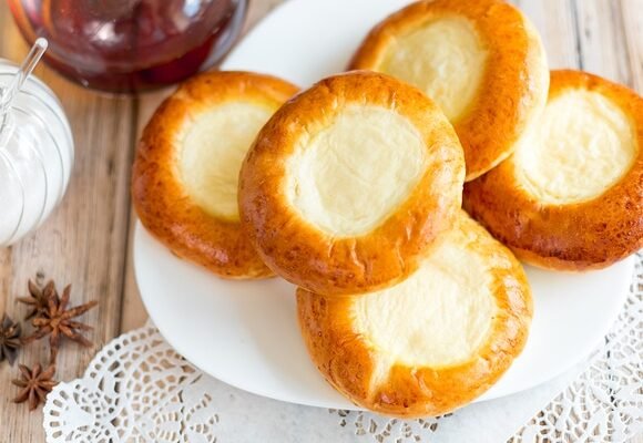 Рецепт пишної ватрушки з сиром: покрокове приготування та поради