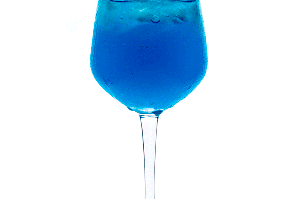 Рецепт “Голубої лагуни”: освіжаючий напій з сиропом для вечірки Рецепт “Голубої лагуни”: освіжаючий напій з сиропом для вечірки