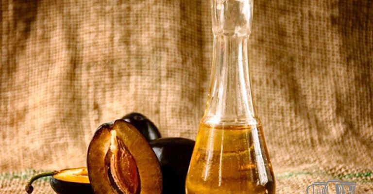 Рецепт Сливовиці: Як Приготувати Домашній Сливовий Лікер Рецепт Сливовиці: Як Приготувати Домашній Сливовий Лікер