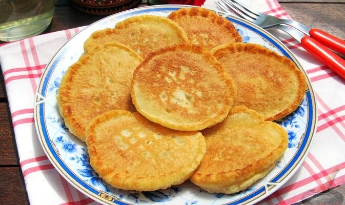 Рецепт ідеальних оладок на воді: швидко, смачно, доступні інгредієнти