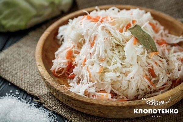 Рецепт квашеної капусти по-українськи: покрокова інструкція