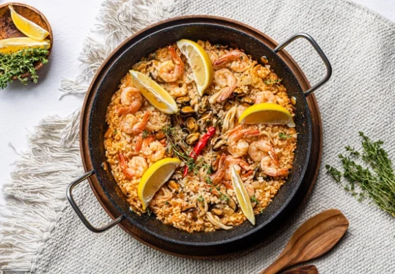 Смачний рецепт паельї з морепродуктами: покрокове приготування