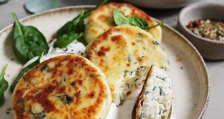 Смачний рецепт солоних сирників: покрокове приготування вдома