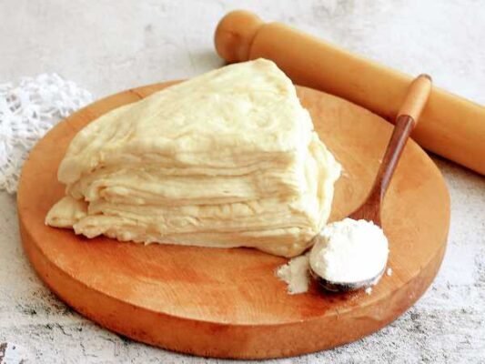 Рецепт ідеального слойоного дріжджового тіста: покрокова інструкція