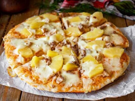 Рецепт піци з ананасом: готуємо вдома смачну гавайську піцу