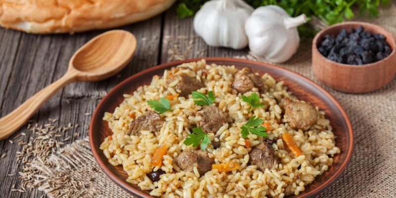 Ідеальний рецепт плову в каструлі: покрокове приготування страви